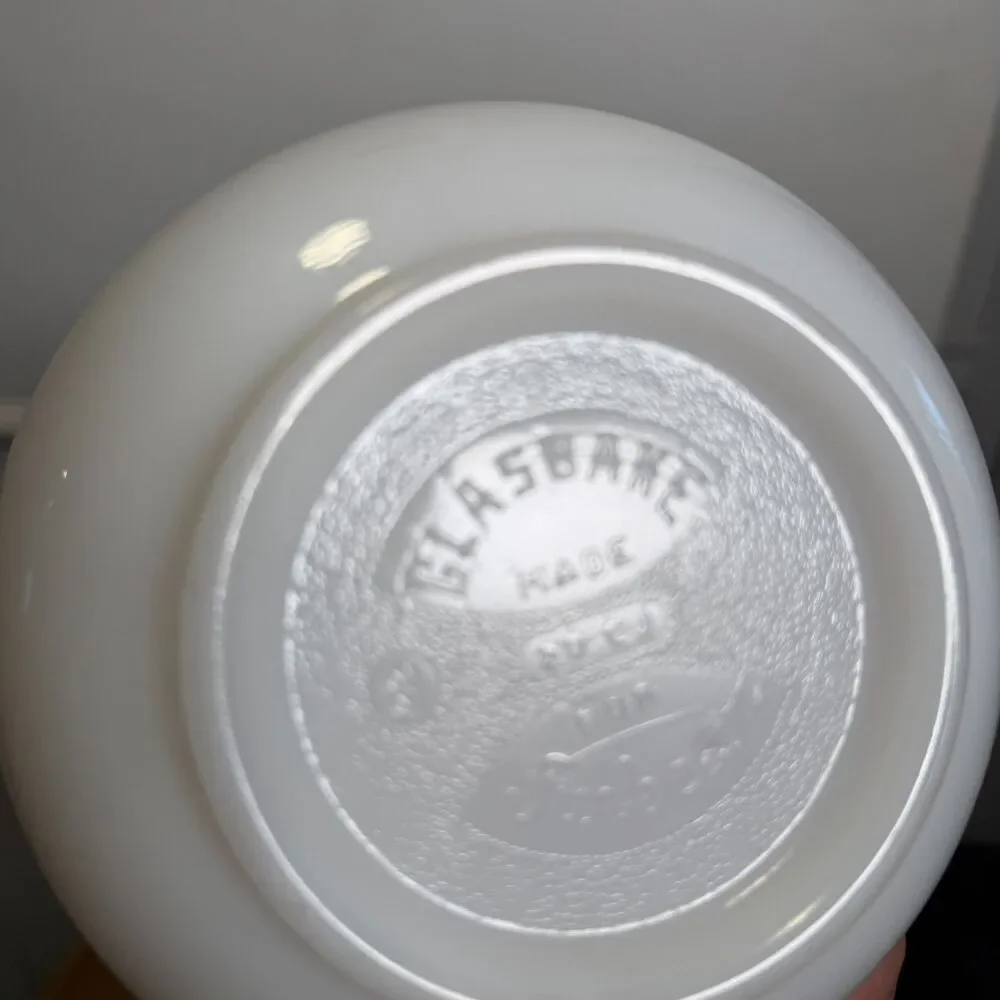 Vintage Glasbake White Milk Glass Mixing Bowl Spout Sunbeam Mixmaster 20CJ USA